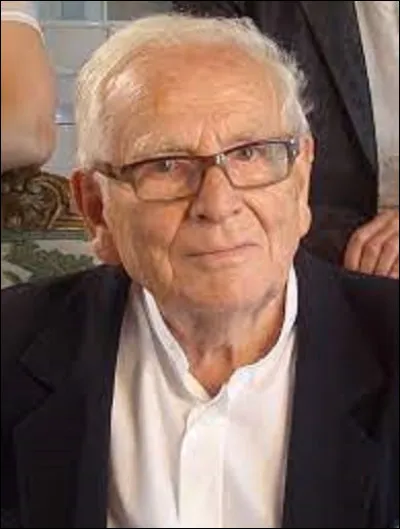Pietro Costante Cardin, dit Pierre Cardin, né le 2 juillet à San'Andrea di Barbarana, hameau italien de la commune de San Biaggio di Callalta, et meurt à Neuilly-sur-Seine le 29 décembre 2020. Couturier et homme d'affaires, il est considéré avec Paco Rabanne et André Courrège, comme l'inventeur de la mode futuriste des années 60. Avec quelle actrice partagea-t-il sa vie durant quatre ans ?