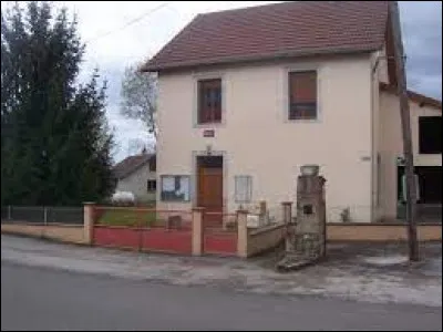 Petit village Jurassien de 67 habitants, La Charme se situe dans l'ex région ...
