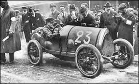 Comment se nomme ce modèle de la marque Bugatti apparue en 1910 ?