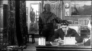 Entre 1913 et 1914, est réalisé une série de cinq films muets appelée "Fantômas". Qui est le réalisateur de cette série de films ?