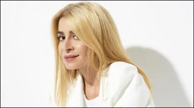 Cette chanteuse peut-elle être qualifiée de chanteuse à voix ?