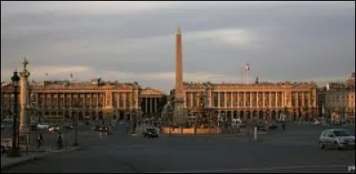 Sous quel roi la place de la Concorde fut-elle réalisée ?