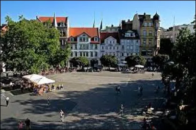Cette ville de Georgie, située sur la côte atlantique, peuplée de 15 000 habitants, porte le nom d'une ville allemande de Basse-Saxe.