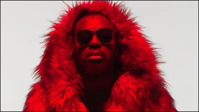 Cet homme est-il un chanteur &agrave; voix ?