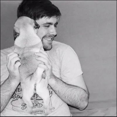 Val comme Valouzz : c'est un youtubeur, à quelle "team" appartient-il ?