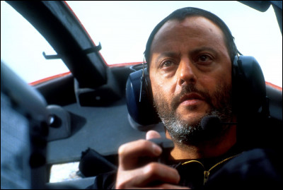 Dans quel film Jean Reno est-il un agent secret aux méthodes violentes ?