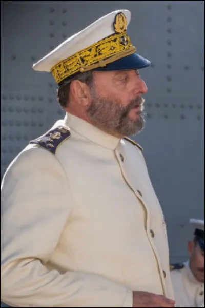 Dans quel film Jean Reno joue-t-il l'amiral Fournet ?
