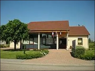 Nous partons dans le Grand-Est, &agrave; Saint-Cl&eacute;ment. Village du Lun&eacute;villois, connu pour ses fa&iuml;ences, il se situe dans le d&eacute;partement ..