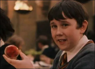 Comment s'appelle l'objet qui sert à se rappeler que l'on a oublié quelque chose ? (Neville en a reçu un de sa grand-mère)