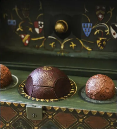 Comment s'appelle le ballon que les joueurs de Quidditch se passe ?