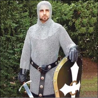 Quel sous-v&ecirc;tement f&eacute;minin &eacute;tait &agrave; la base un &eacute;quipement des chevaliers du Moyen &Acirc;ge ?