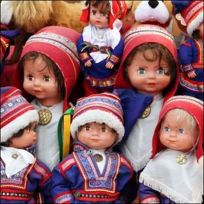 Quelle r&eacute;gion transnationale a pour peuple autochtone les Samis ?