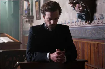 Dans quel film Romain Duris est-il un prêtre séduisant pendant la seconde guerre mondiale ?