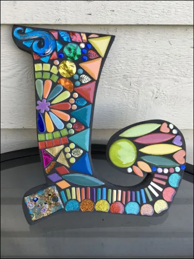 Là-bas : magnifique chanson de Goldamn interprétée en duo avec Sirima. Il ne la chantera plus jamais sur scène après la mort de Sirima. De quoi est-elle morte ?