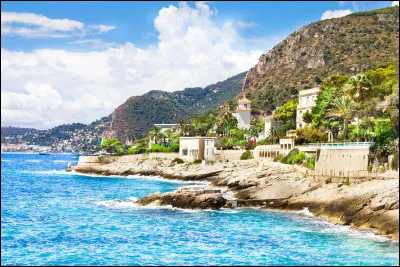 Le cap d'Aïoli est une station balnéaire réputée de la French Riviera des Alpes-Maritimes.