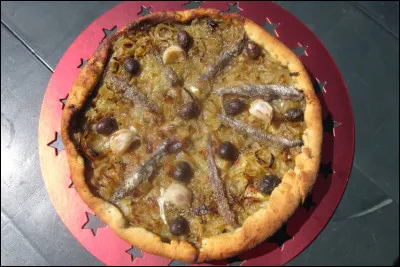 La pissaladière est l'une des plus anciennes spécialités gastronomiques de Nice.