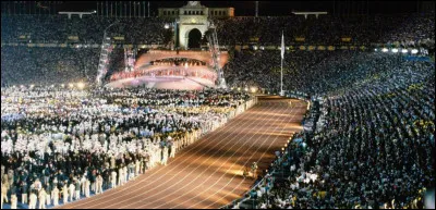 En quelle année les Jeux Olympiques d'été et d'hiver ont-ils eu lieu la même année pour la dernière fois ?