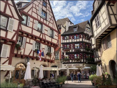 Deuxième ville ! Très connue à travers le monde pour ses maisons et des points de vue.