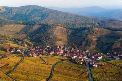 Troisième ville. Située près de Colmar, est connue pour ses sucreries.