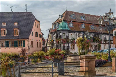 Quatrième ville ! Elle possède des maisons exceptionnelles et est située entre Sélestat et Strasbourg.