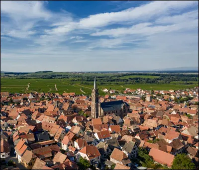Pour l'avant dernière ville, nous voici au centre de l'Alsace, dans une ville qui a un très grand charme et qui a conservé 3 portes !