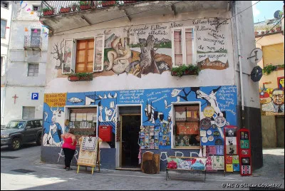 Le village d'Orgosolo est à lui seul un véritable musée. Tous les murs sont revêtus de peintures diverses et colorées. Où sommes-nous ?