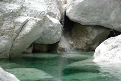 Si une randonnée à la Gorge de Gorropu vous tente, rendez vous à Dorgali, en...