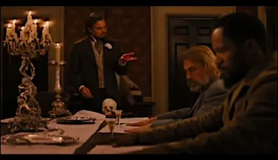 "Django Unchained" > Dans cette scène à table, Leonardo DiCaprio joue un propriétaire colérique et dangereux.