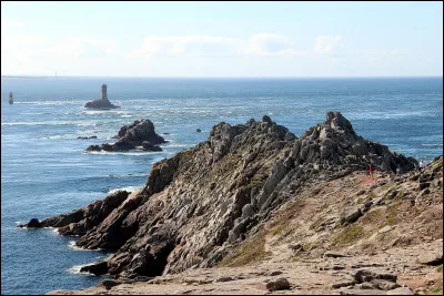 La pointe du raz, le site le plus emblématique des côtes bretonnes est situé dans le Finistère.