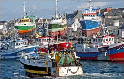 Le Guilvinec est le plus important port français de pêche artisanale.