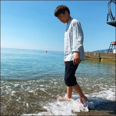 Quelle mer borde la station balnéaire russe de Sotchi ?