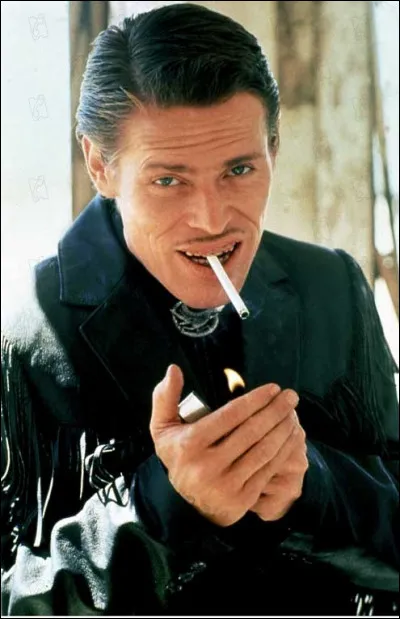 Dans quel film Willem Dafoe est-il engagé par une femme pour qu'il tue son gendre ?