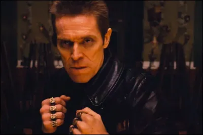 Dans quel film Willem Dafoe est-il un tueur ?