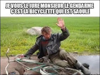 Cinéma : 
''Le Triporteur'' est un film humoristique réalisé en 1957, qui révéla Dary Cowl auprès du grand public. Ce long métrage raconte les pérégrinations d'un homme qui, aux pédales de son triporteur, se rend à Nice pour assister à la finale de la Coupe de football à laquelle participe l'équipe de son village. Qui en est le réalisateur ?