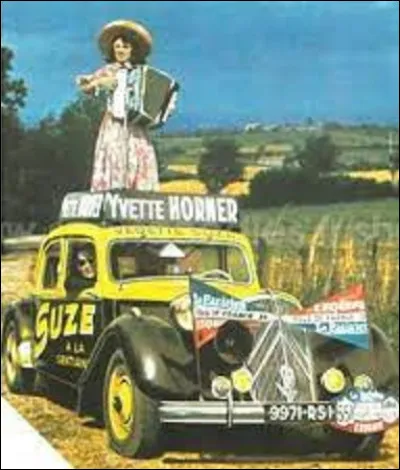 Musique : 
Le Tour de France lança aussi des carrières, comme celle de l'accordéoniste Yvette Horner. En 1952, Calor, qui est alors le sponsor du Tour, lui propose d'accompagner la course. Elle joue sur un podium à l'arrivée de chaque étape, coiffée d'un sombrero et juchée sur le toit d'une Citroën Traction Avant aux couleurs de la marque Suze. Durant combien d'années accompagnera-t-elle le Tour ?