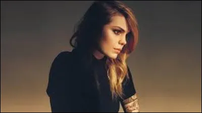 Complétez le titre de cette chanson : "Comme des...