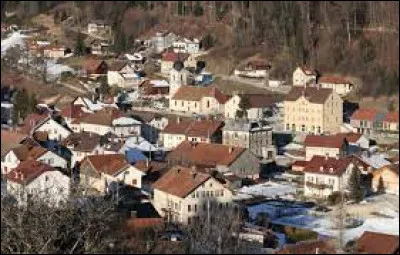 Village de Bourgogne-Franche-Comté, à la frontière suisse, Les Gras se situe dans le département ...