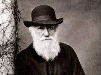 Durant quel siècle a vécu le paléontologue et naturaliste anglais Charles Darwin ?