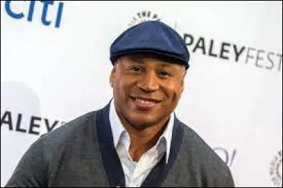 Dans quelle série policière le rappeur LL Cool J joue-t-il le rôle de l'agent spécial Sam Hanna depuis 2009 ?