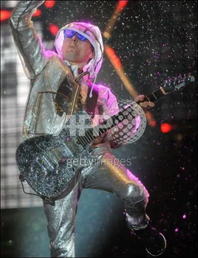 Avec quelle chanson a t-il rendu hommage  sa mre ?