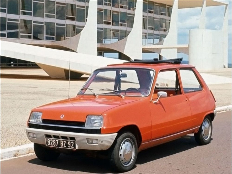 Quelle est cette citadine produite par Renault, née en 1972, il y a 50 ans ?