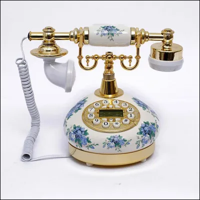 On téléphone aussi en anglais ! Qui chantait "I Just Called to Say I Love You" ?