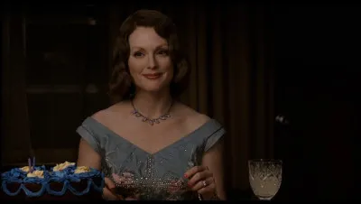 Dans quel film Julianne Moore est-elle une mère au foyer ?