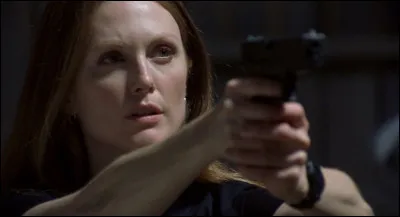 Dans quel film Julianne Moore est-elle sur les traces d'un tueur en série ?