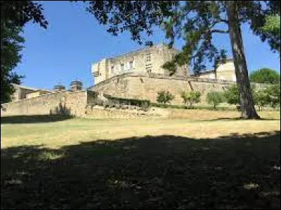 Nous terminons notre balade au château de Terraube. Village de l'ancienne région Midi-Pyrénées, il se situe dans le département ...