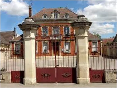 Commune Isarienne, Sacy-le-Grand se situe dans l'ex région ...