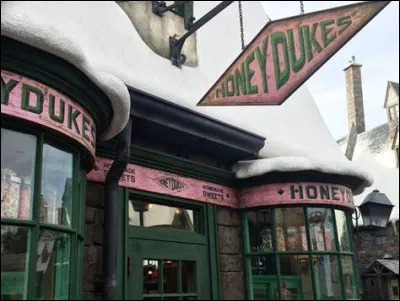 Où le garde-chasse de Poudlard habite-t-il ?