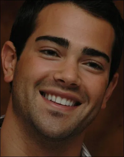 Qui ce jeune homme est-il ?