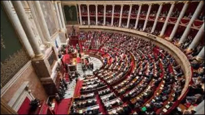 En France, combien de d&eacute;put&eacute;s compte l'Assembl&eacute;e nationale ?