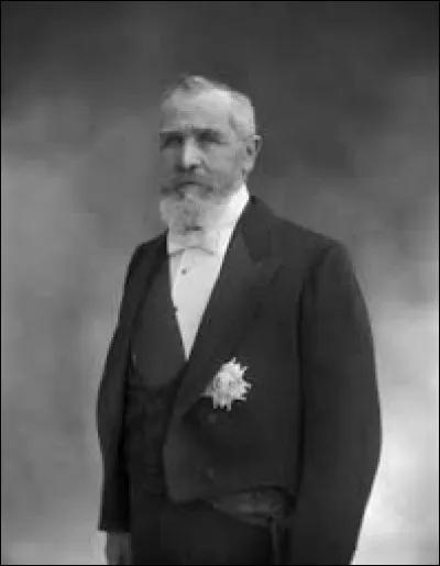 Sous quelle République se trouve la France durant cette décennie ?